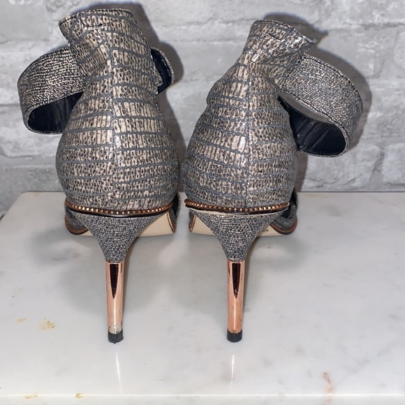 𝅺BCBGENERATION Heels - Picture 5 of 5